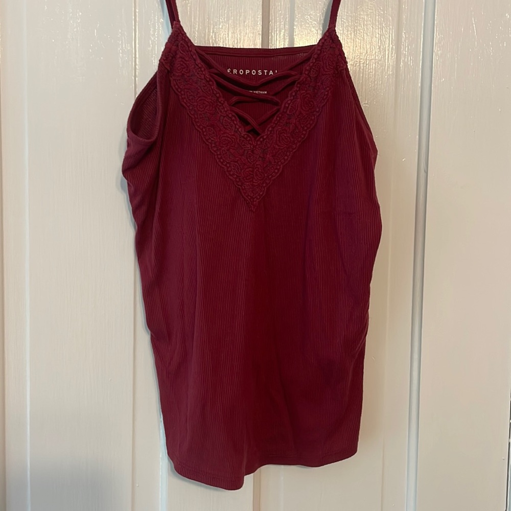 Cute lace detail top!